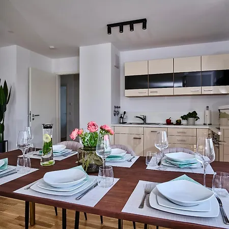 Nxt Liv L Bergblick L 100 Qm L 2 Balkone L Kliniknah * Bad Aibling